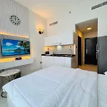 Al Manara Premium Sheikh Zayed View Studio