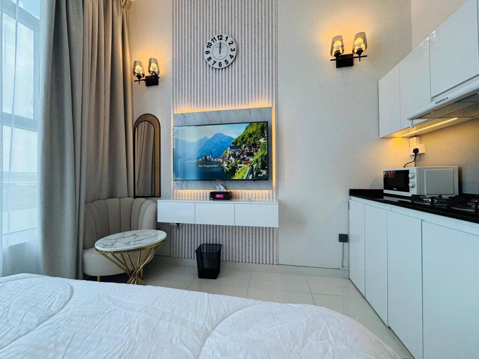 Al Manara Premium Sheikh Zayed View Apartment Dubai
